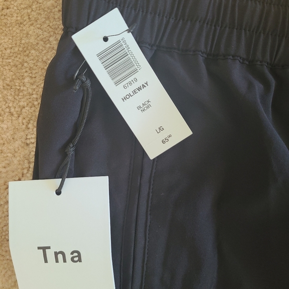 Aritzia crop pants - Picture 2 of 2